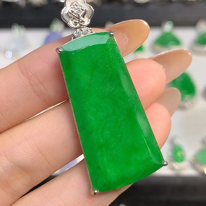 吊坠(不含链)18K金镶嵌翡翠