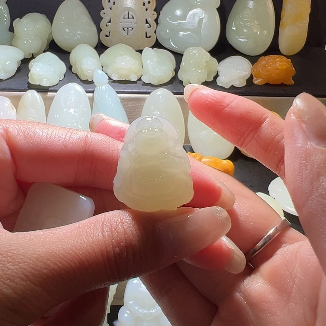 b***y和田玉未镶嵌颈饰