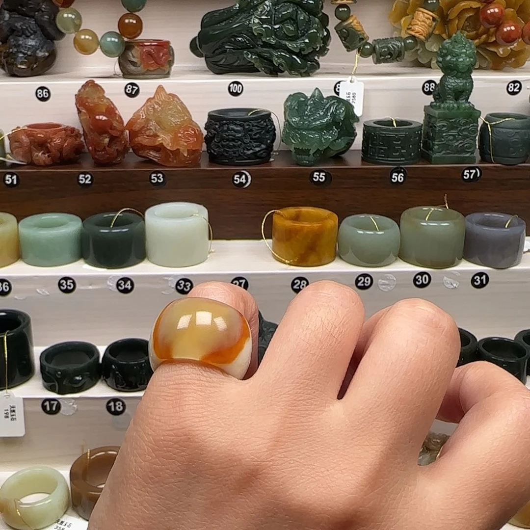 蛇纹石玉未镶嵌戒指