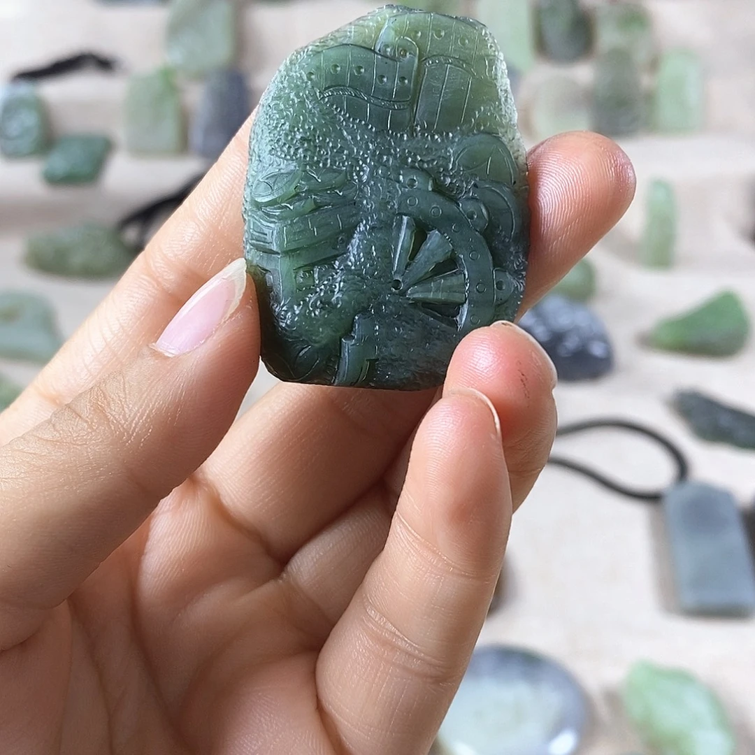 和田玉未镶嵌颈饰