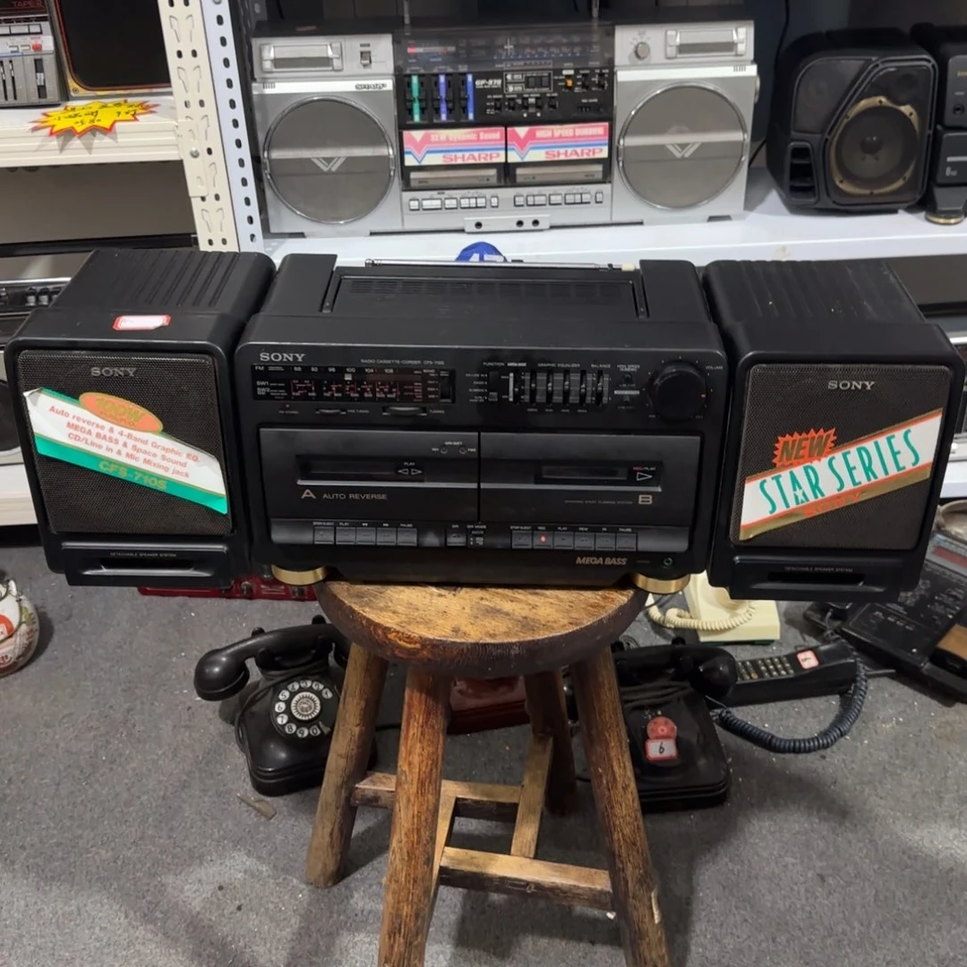 柳***仔有机玻璃情怀录音机摆件10盒磁带