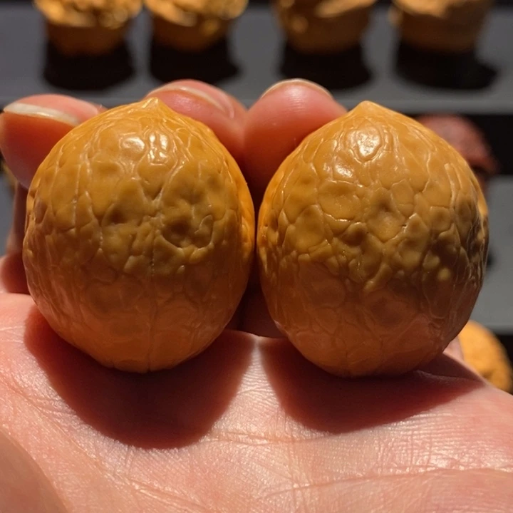 文玩核桃把件33尺钢蛋