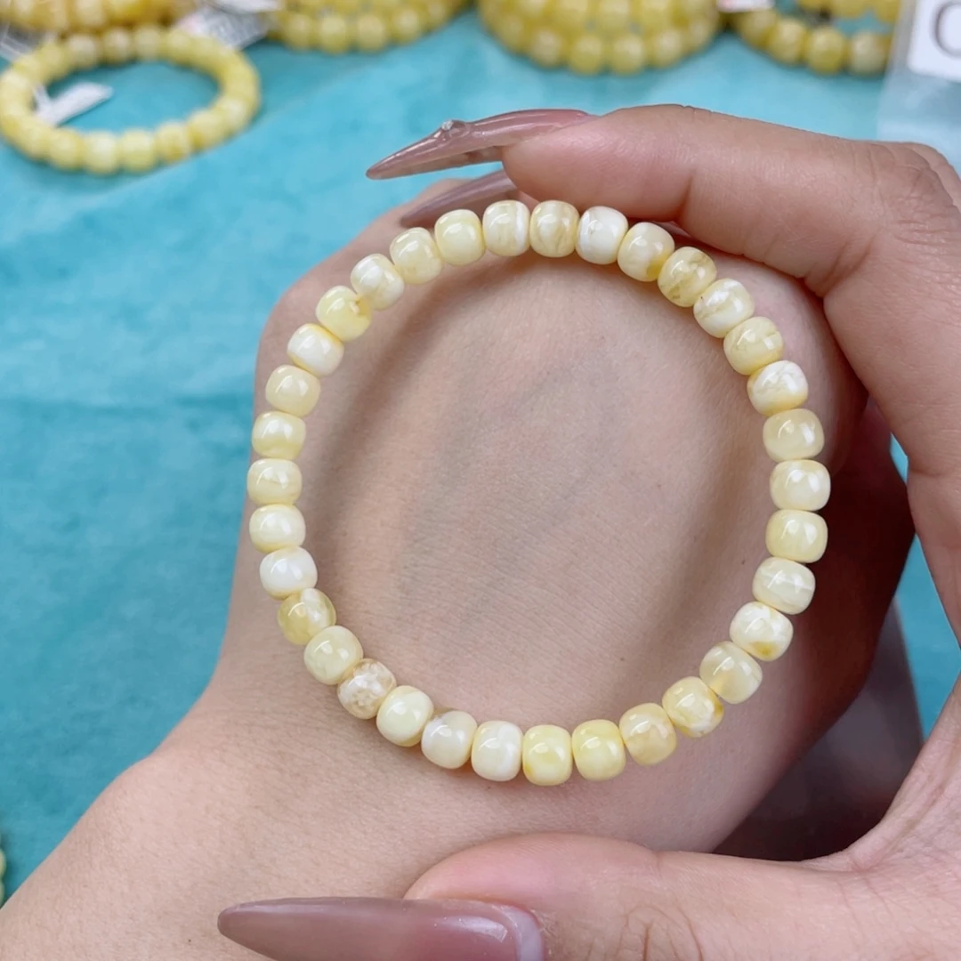 蜜蜡裸石未镶嵌蜜蜡