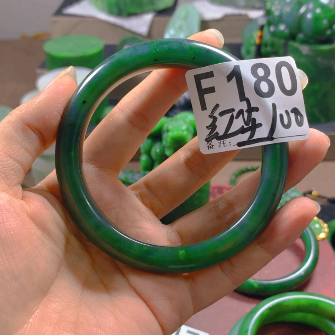 【闪购商品】未镶嵌手镯和田玉（碧玉）