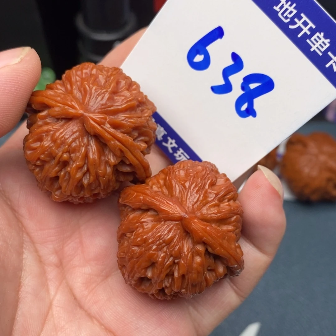 文玩核桃把件白狮子50