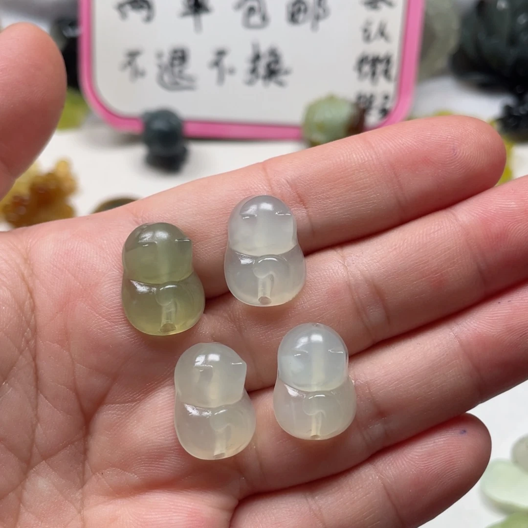 小***珠蛇纹石玉未镶嵌颈饰