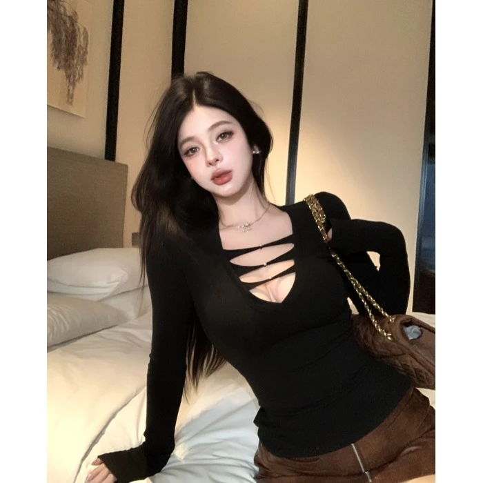 辣妹穿搭纯欲性感深V领显胸镂空修身显瘦加绒长袖内搭打底衫上衣