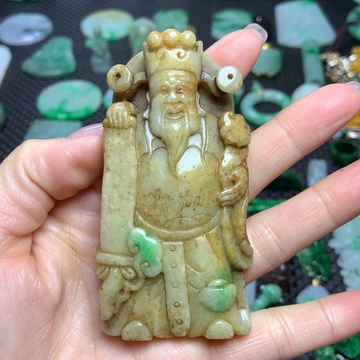 翡翠挂件未镶嵌……