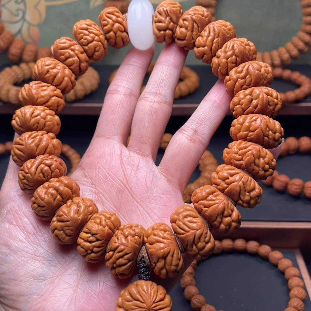 桃核吊坠22豹子头