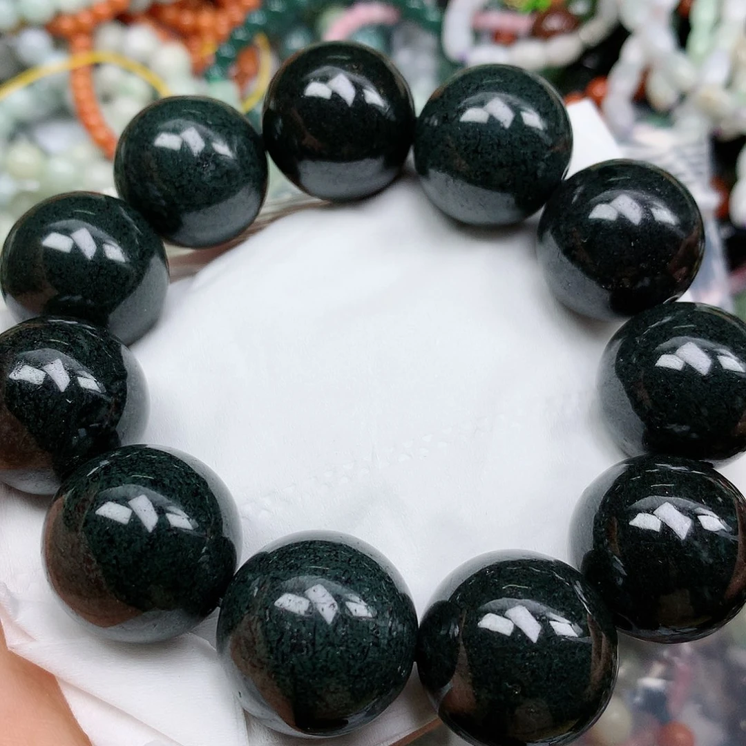 翡翠颈饰未镶嵌手串