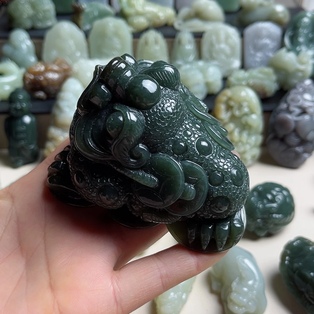 未镶嵌和田玉摆件