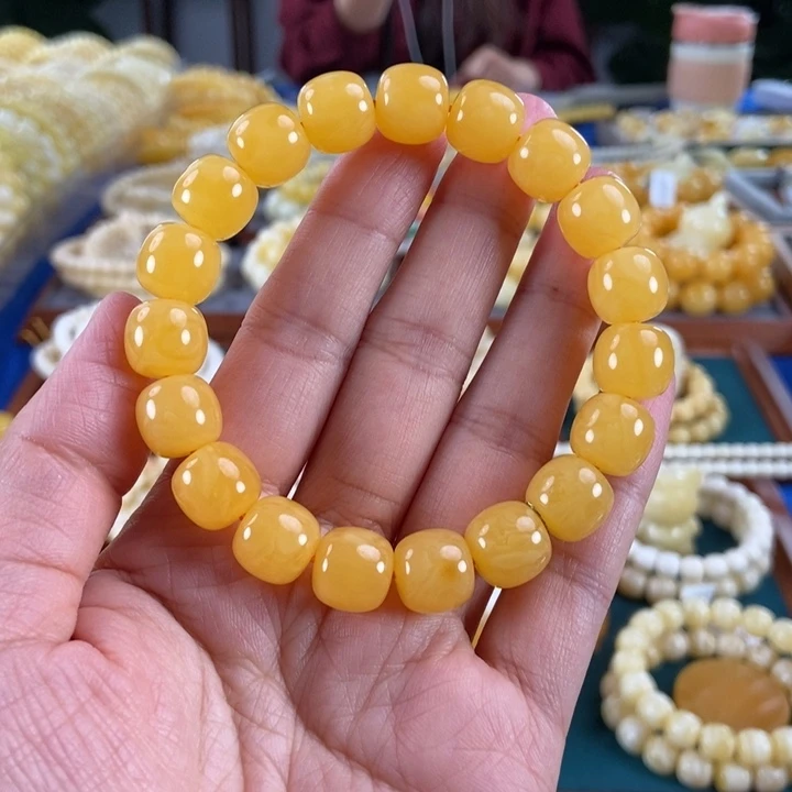 琥珀未镶嵌珠宝奇石11+同料鸡油红老型18.89