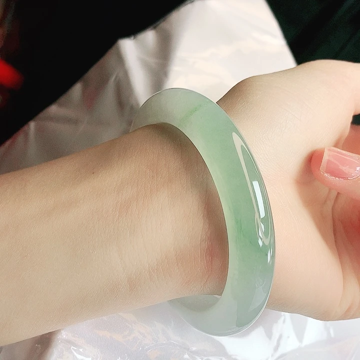 翡翠未镶嵌手镯缅甸天然a货翡翠手镯
