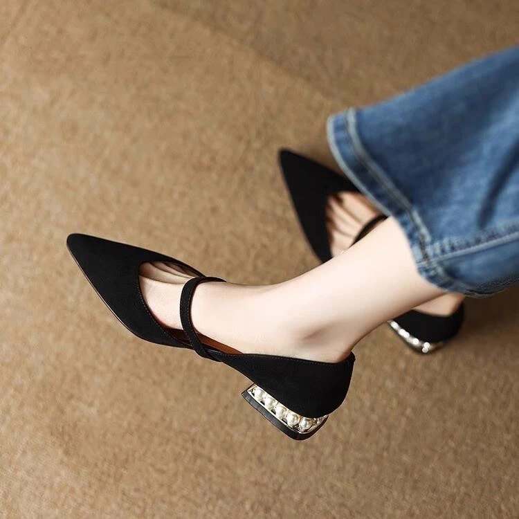 法式春夏新款复古浅口尖头一字带珍珠粗跟玛丽珍鞋中空单鞋女