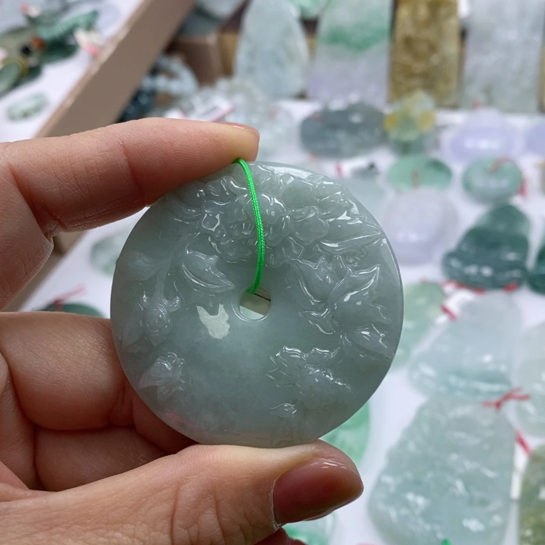 颈饰未镶嵌翡翠小*哥平安扣