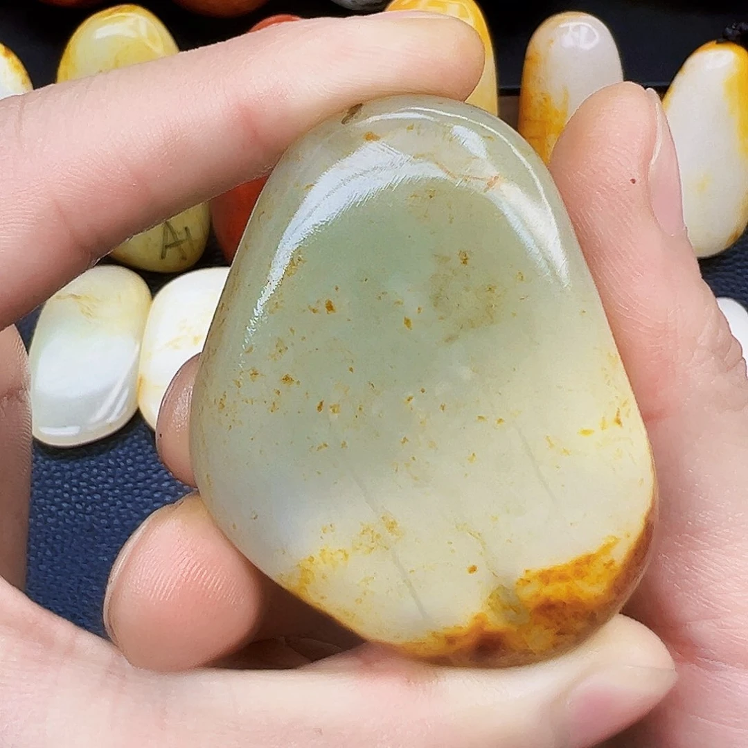 和田玉未镶嵌珠宝奇石