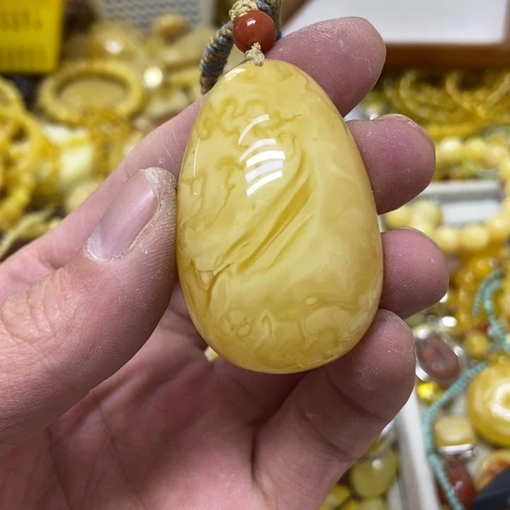 蜜蜡未镶嵌裸石吊坠