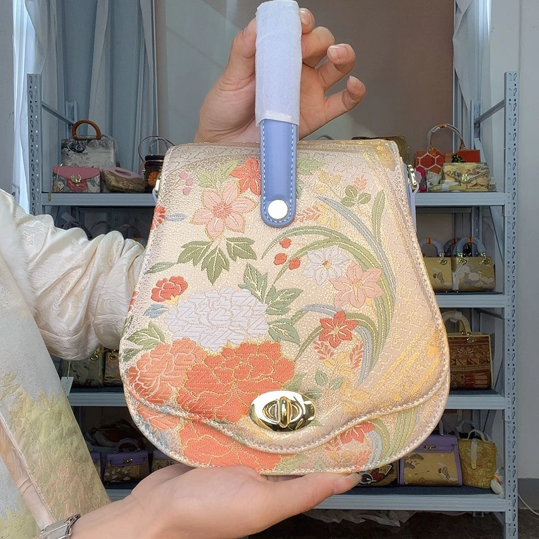 织物桑蚕丝非遗唐锦琵琶包