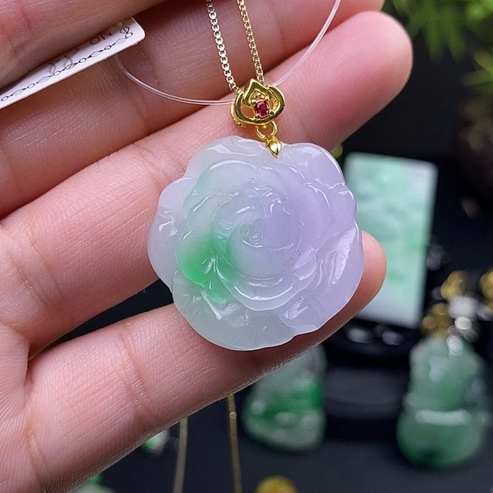 翡翠未镶嵌吊坠(赠链)