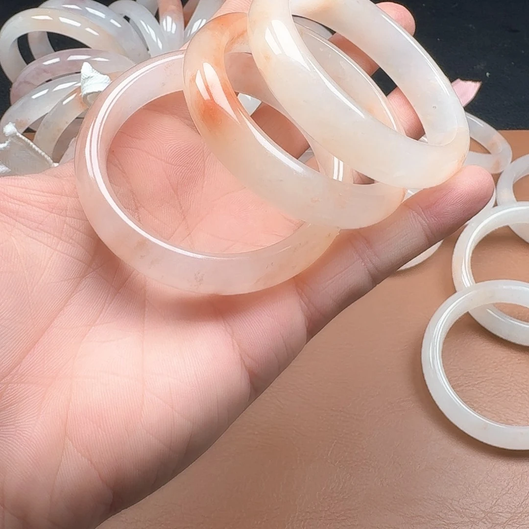 石英岩玉手镯未镶嵌桃花酿蜜桃粉手镯正圈多样性发其一