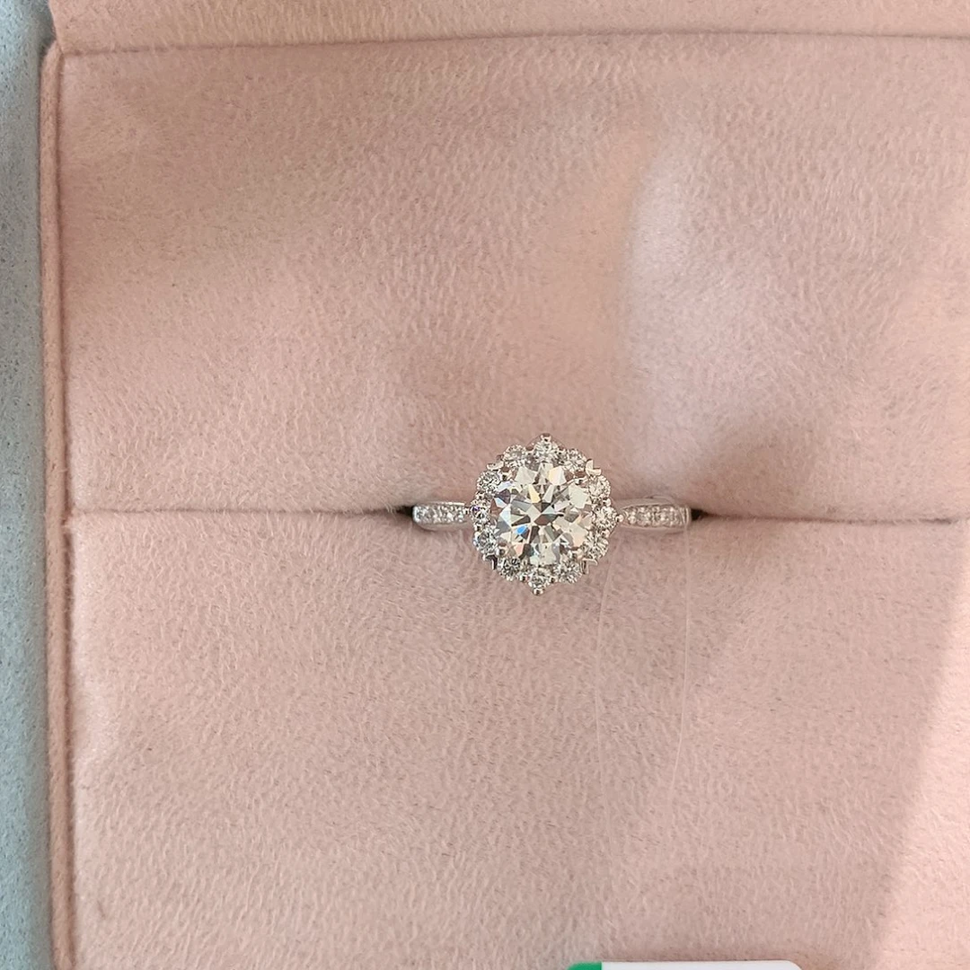 倾***心实验室培育钻石铂Pt950镶嵌15圈口