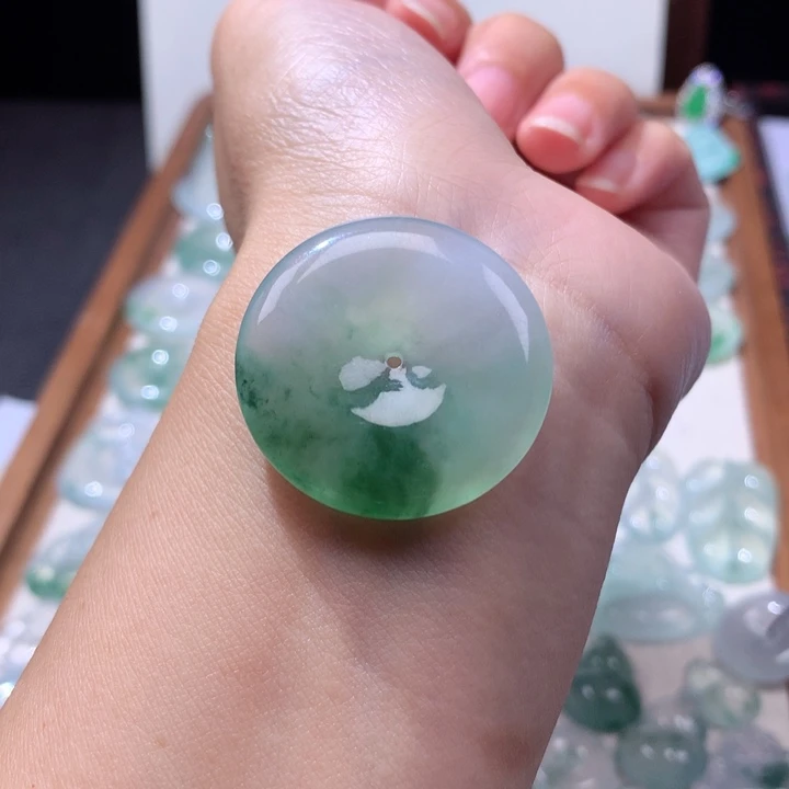 颈饰未镶嵌翡翠冰种飘花大平安扣