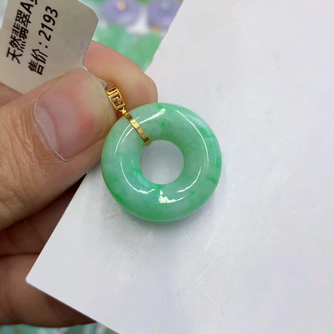 翡翠18K金镶嵌颈饰翡翠