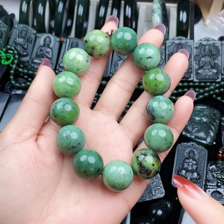 煜****蛇纹石玉未镶嵌挂件