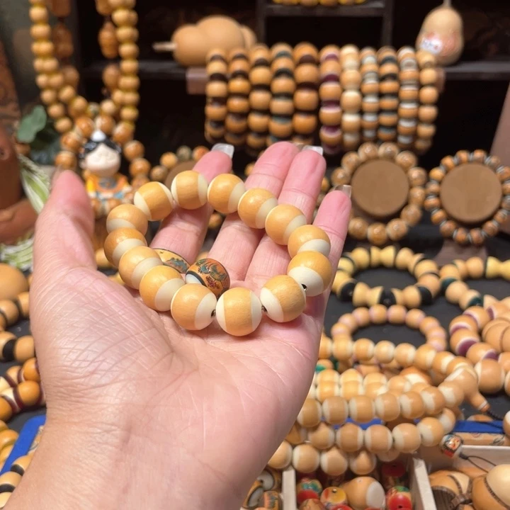 杨***.葫芦等多种颜色的花