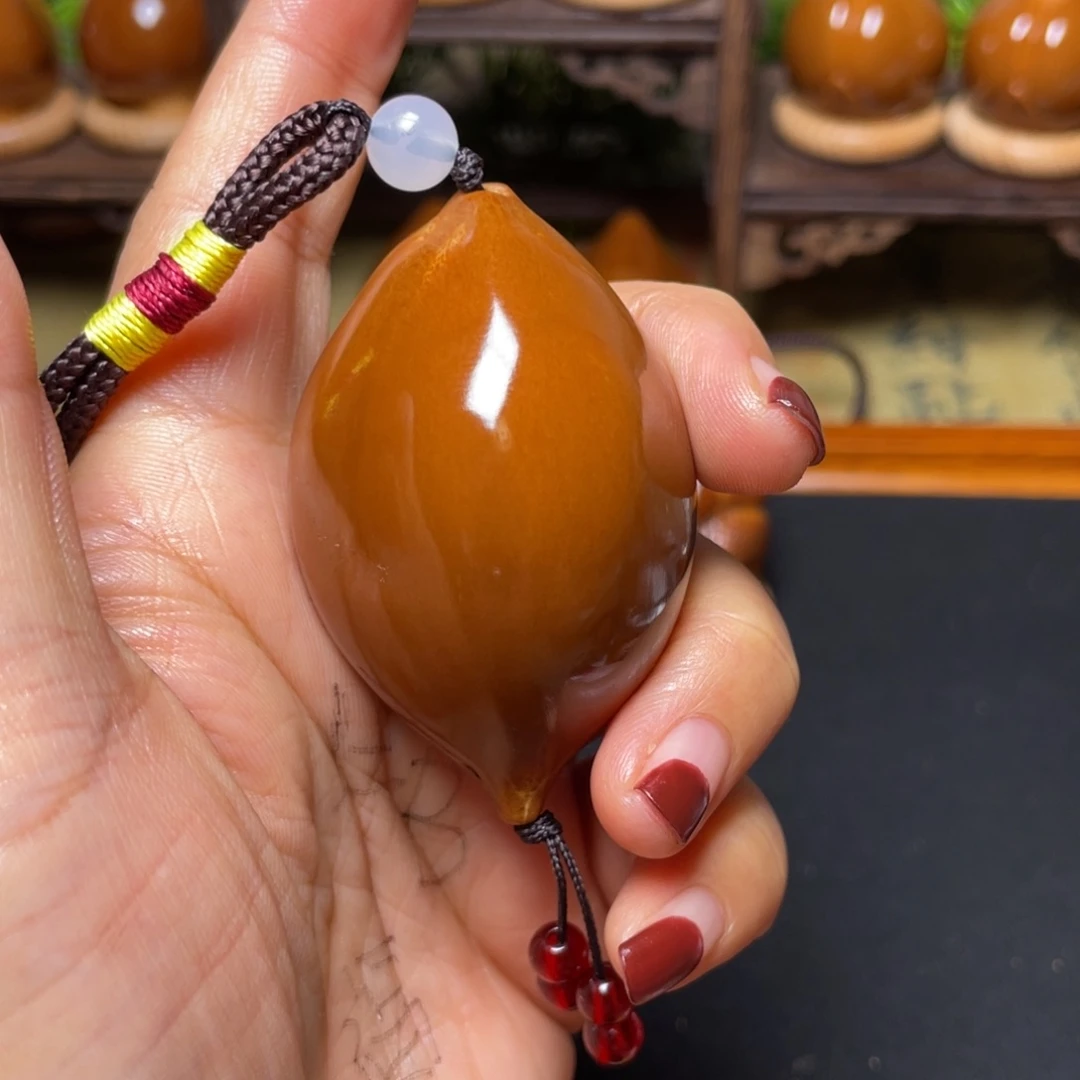 橄榄核吊坠蝴蝶37穿配