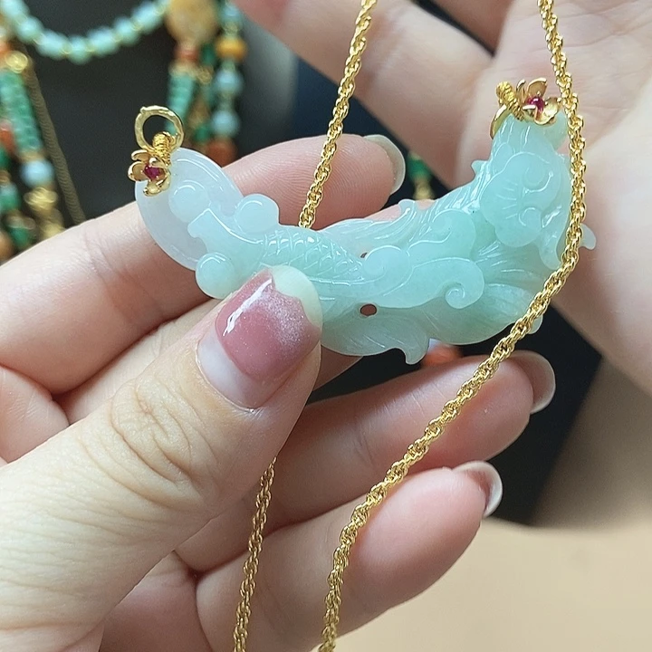 翡翠未镶嵌颈饰吊坠