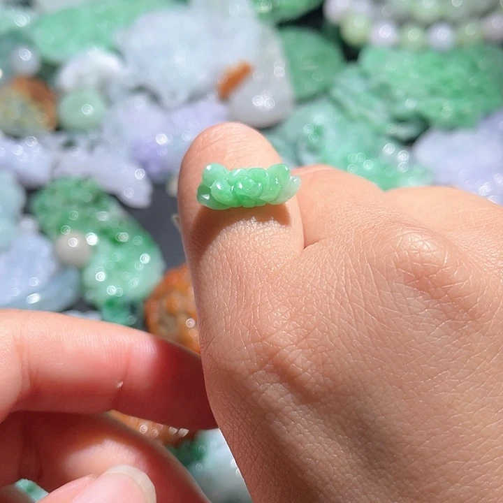颈饰未镶嵌翡翠天
