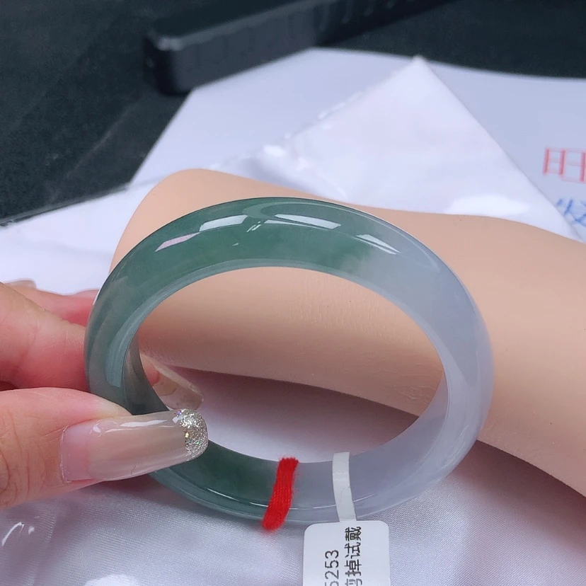 【闪购商品】未镶嵌手镯翡翠5253