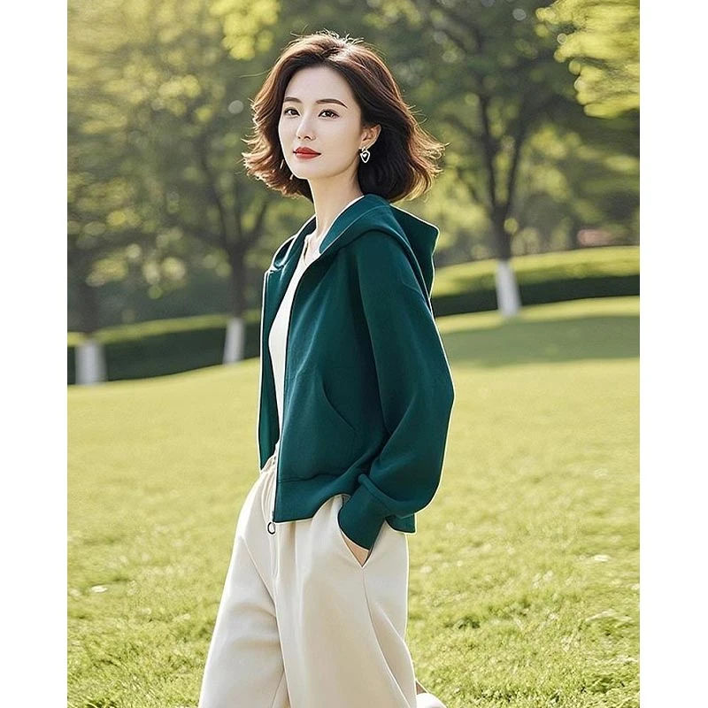 高级感休闲绿色连帽外套女2025年春季新款韩系百搭洋气纯色卫衣潮
