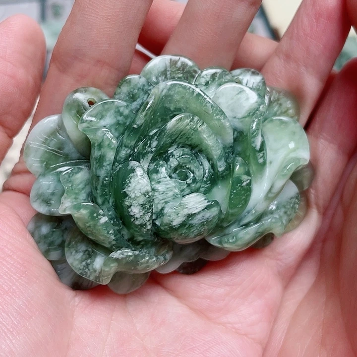 嫵***透闪石-蛇纹石玉未镶嵌颈饰