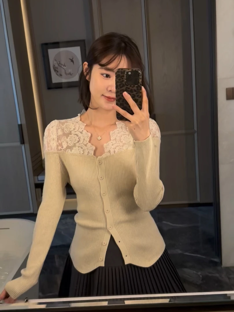 2026新款V领毛针织衫女蕾丝拼接打底衫高级感穿搭气质上衣I2-83