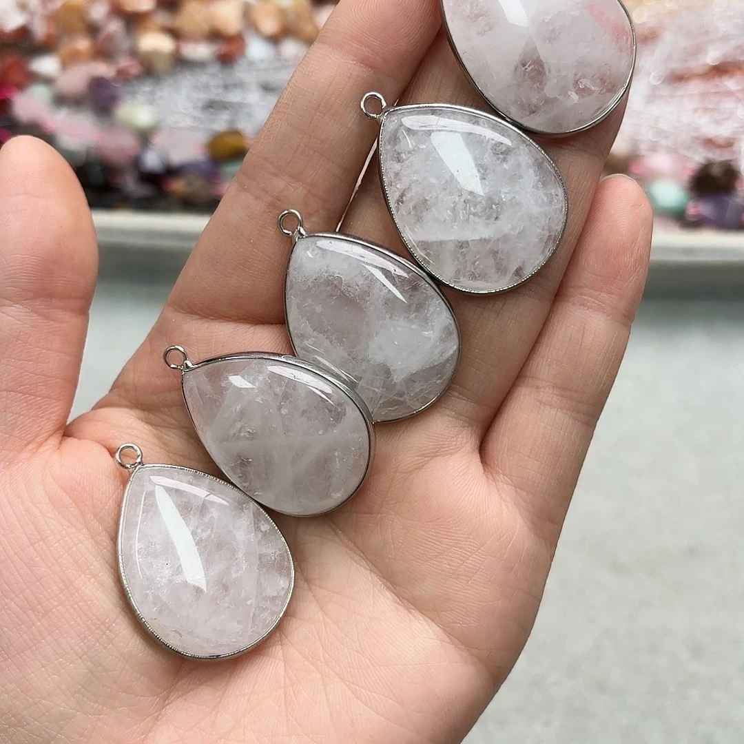 玛瑙/玉髓未镶嵌珠宝半成品26×38白水晶水滴一颗