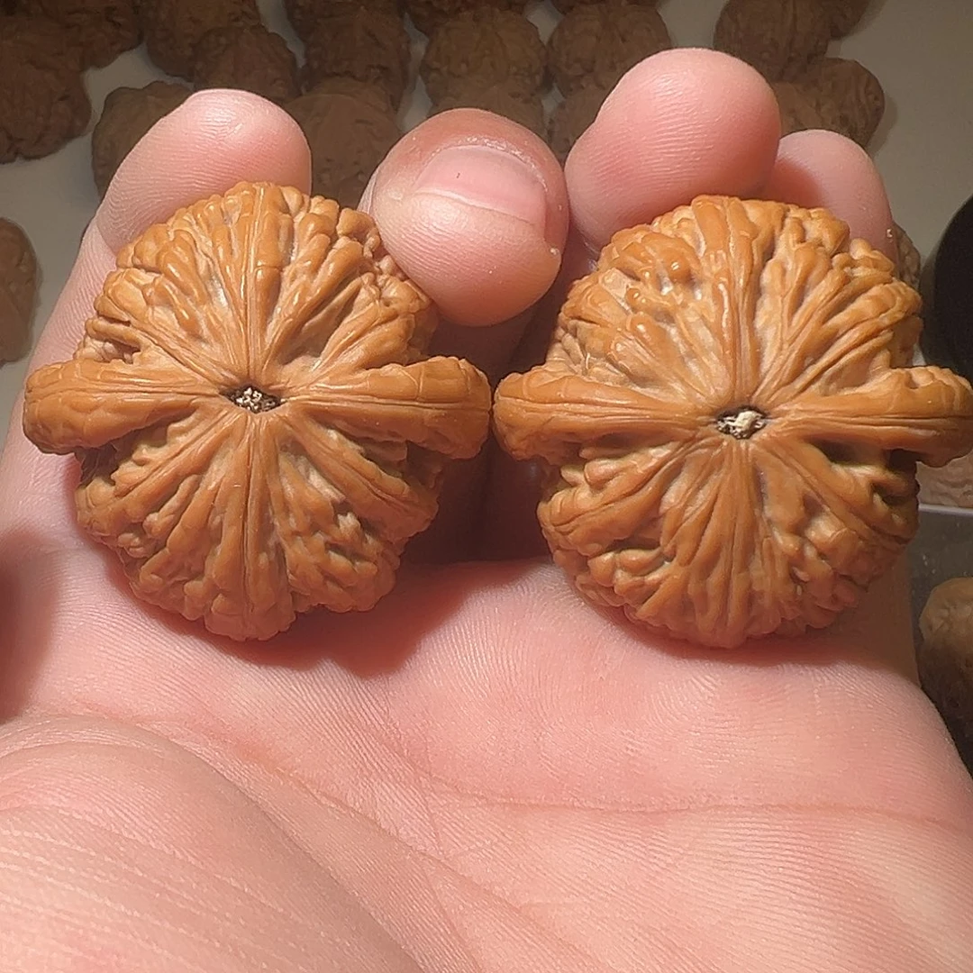 用***4吊坠猴头核桃文玩