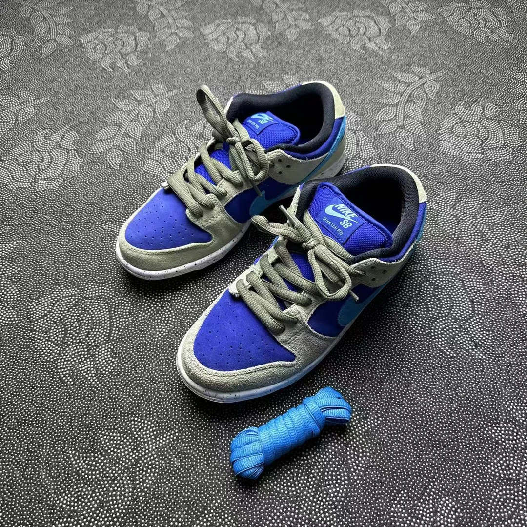 40.5码板鞋 Nike Dunk SB 蓝卡其 98新原盒