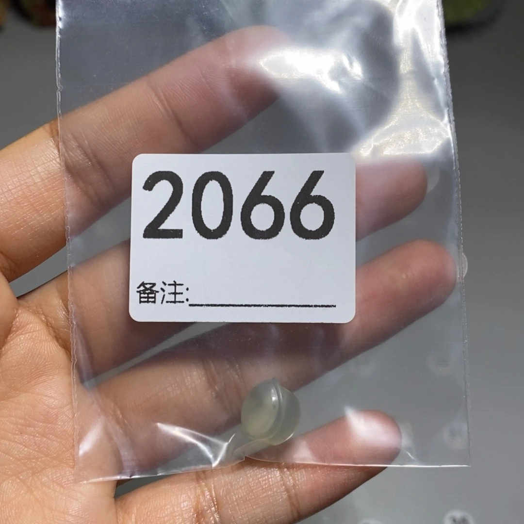 颈饰未镶嵌透闪石质玉易**景
