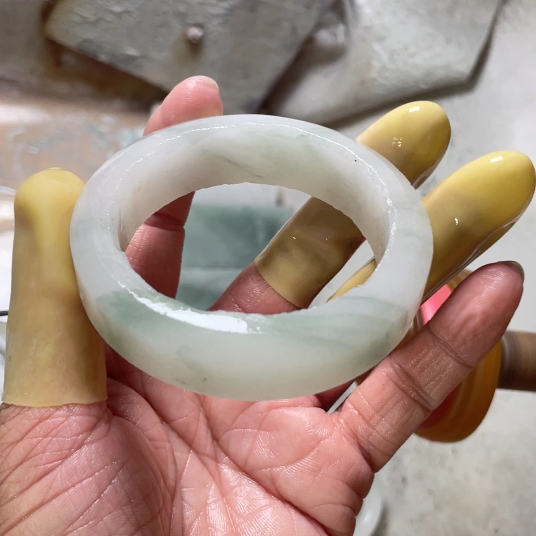 *****石英质玉（天山翠）手镯未镶嵌定制