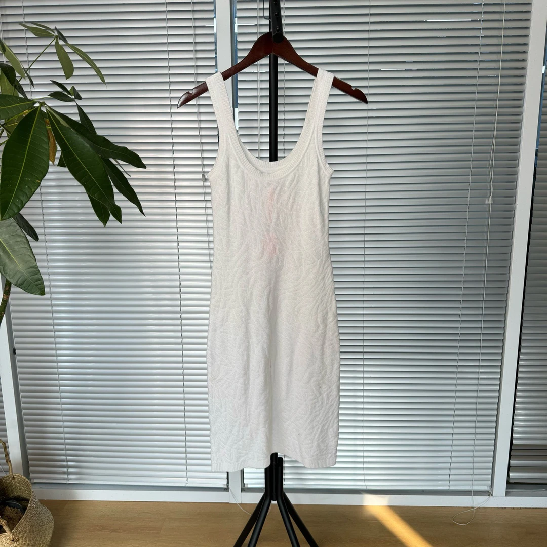 99新 FENDI/芬迪 fendi 芬迪/白色暗纹连衣裙 40码 cl01409