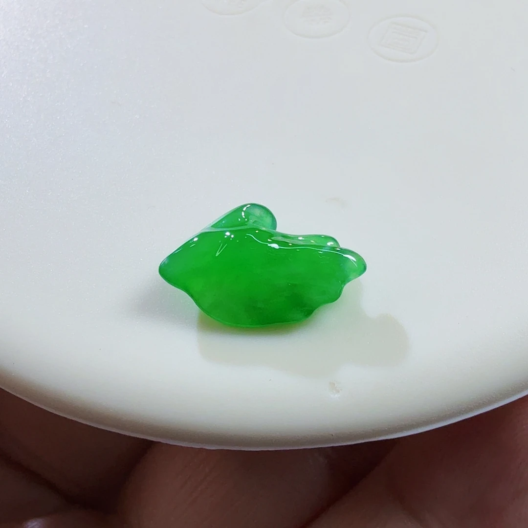 战***我翡翠未镶嵌颈饰裸石