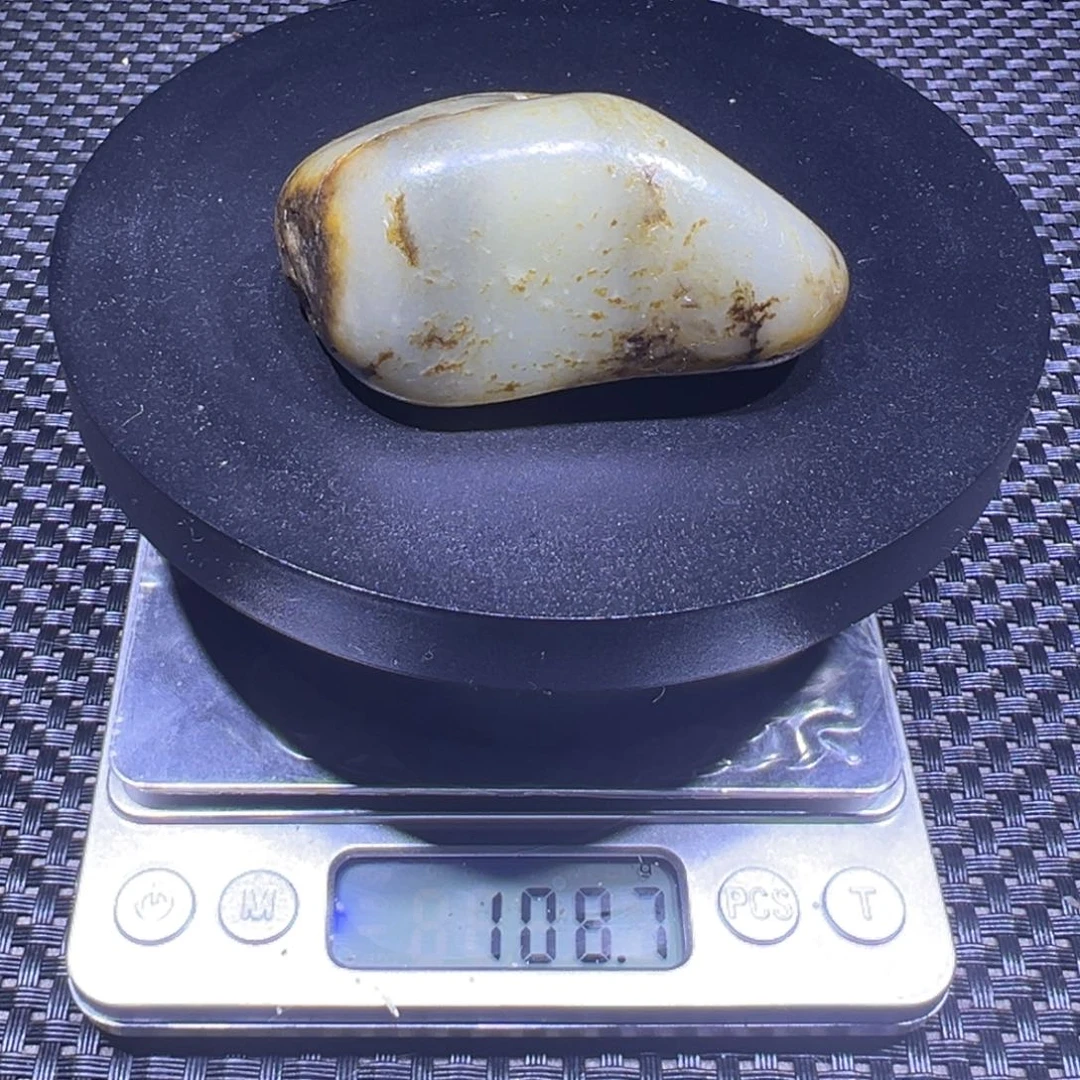 吊坠(不含链)未镶嵌和田玉（子料）108-35