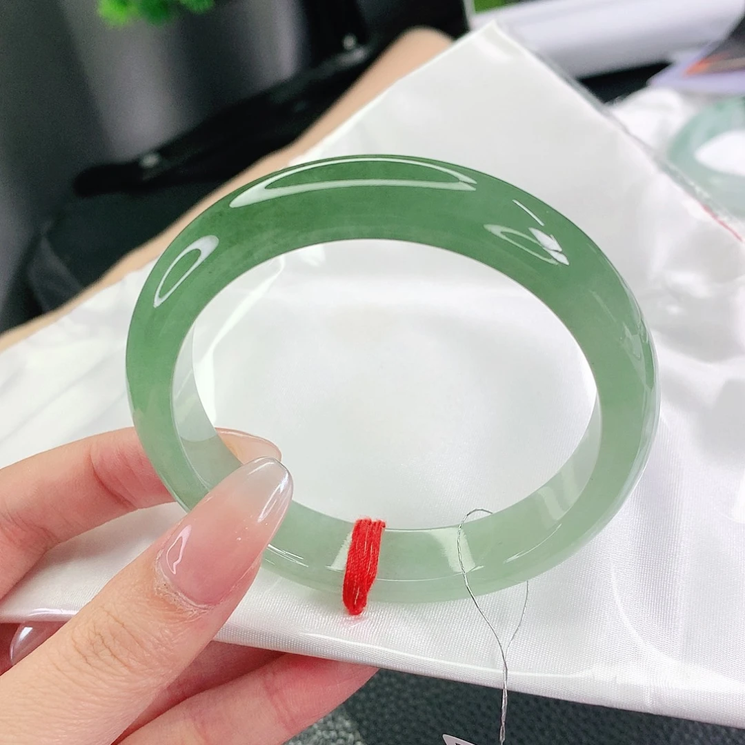 翡翠未镶嵌手镯58圈