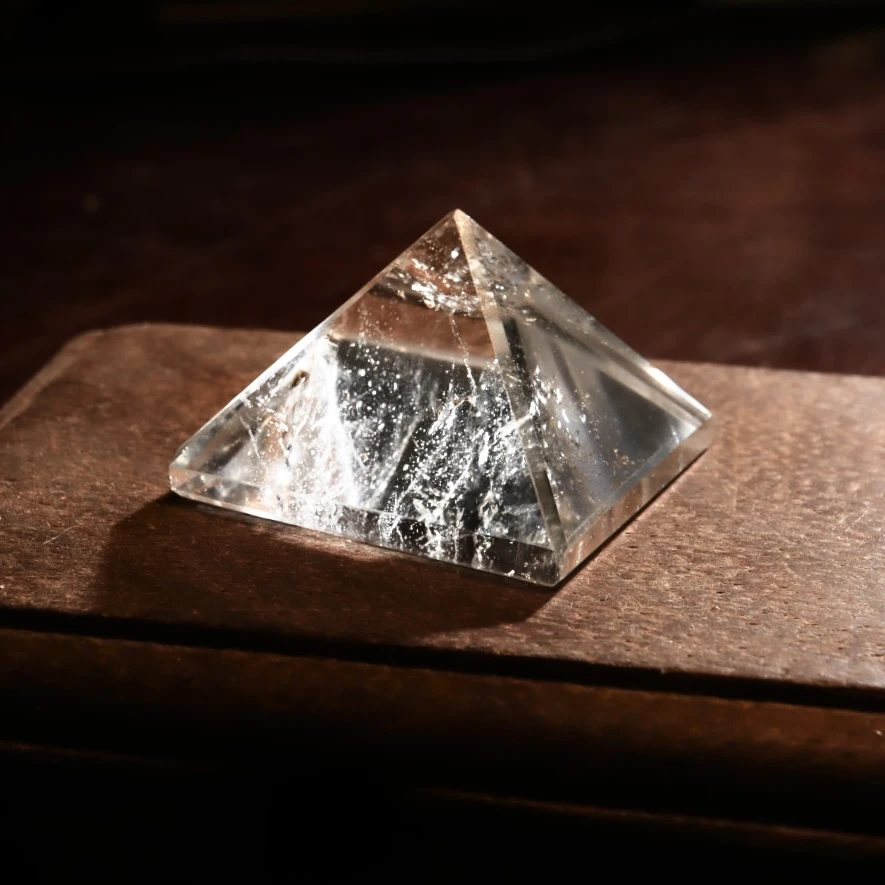 其妙白水晶金字塔