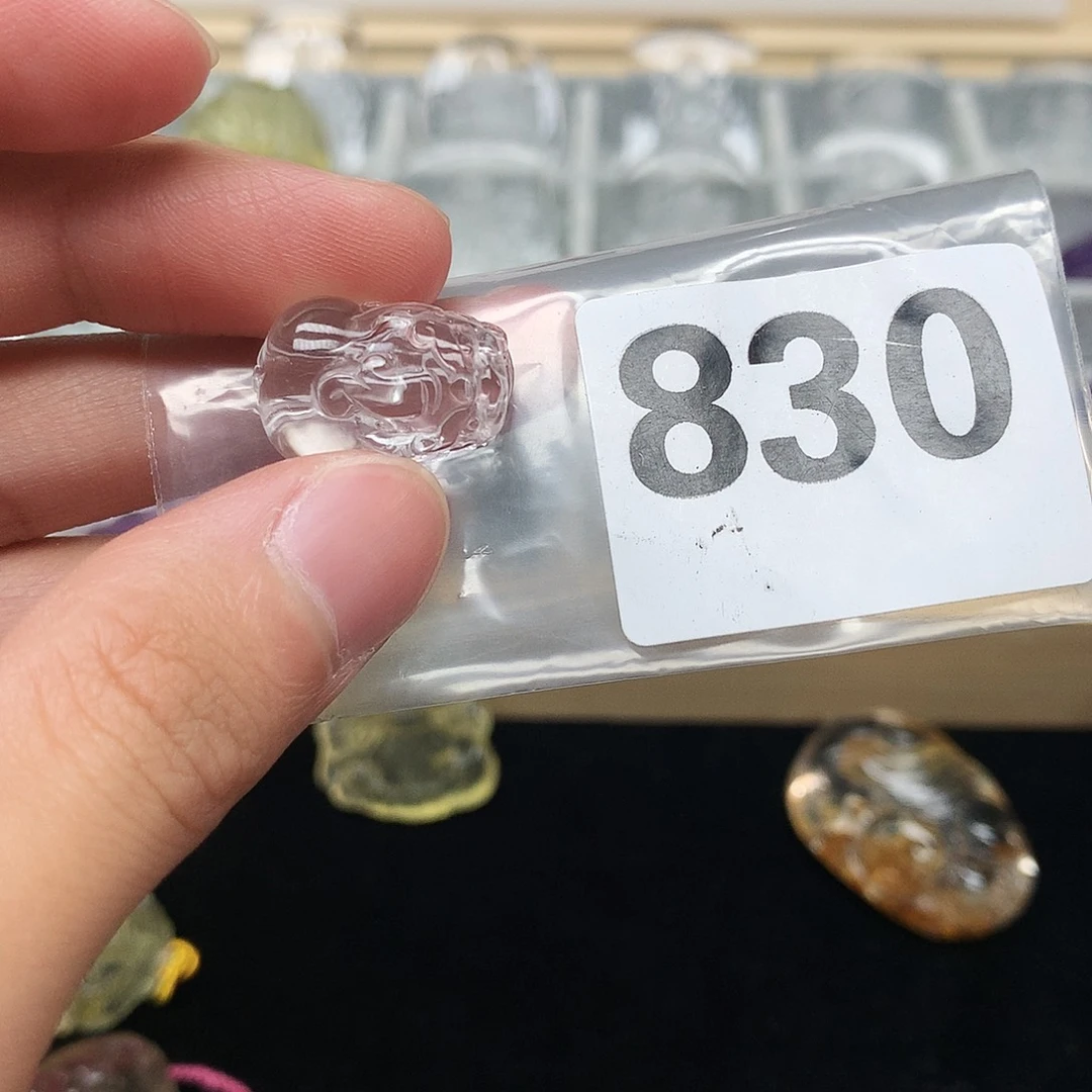 未镶嵌颈饰水晶吊坠