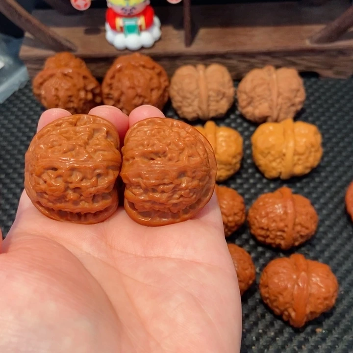 文玩核桃把件瑞**告37.5尺寸白狮子1068