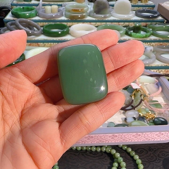 未镶嵌戒圈和田玉程**呀