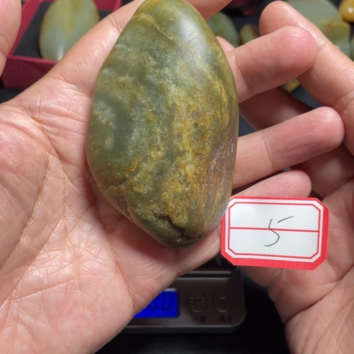 和田玉未镶嵌颈饰5